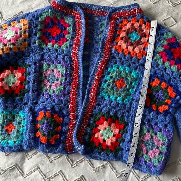 vintage handmade crocheted granny square cardigan - Picture 13 of 15